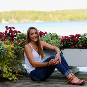 Meet your Posher, Olivia